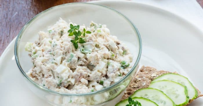 салат с тунцом