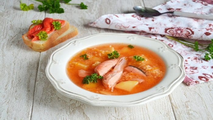 уха с кабачками и рисом 