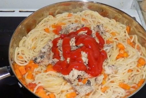 спагетти с заправкой