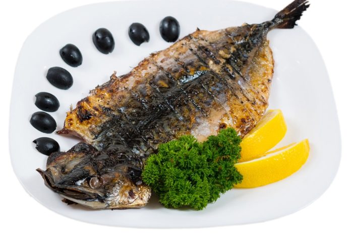 скумбрия с лимоном и оливковым маслом