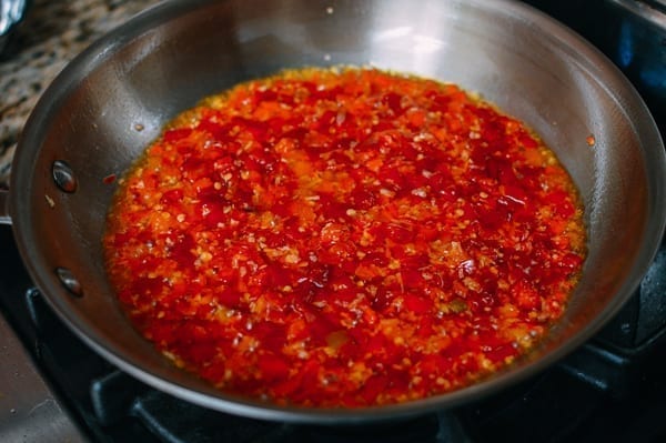 смесь с чили настаивается