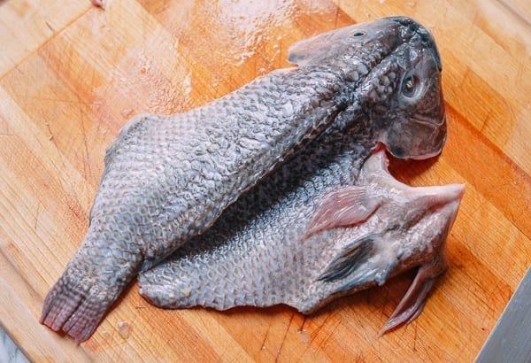 расправляем рыбу на 2 части