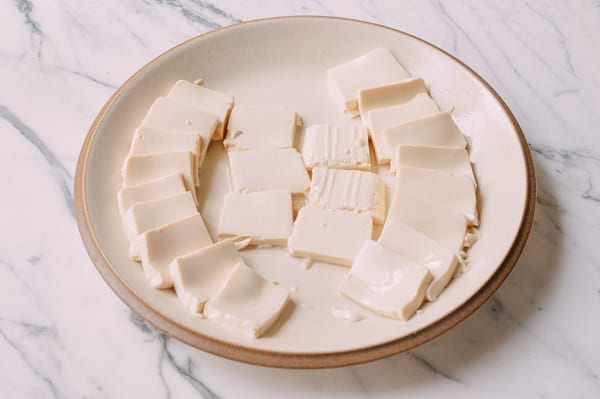 нарезанный тофу