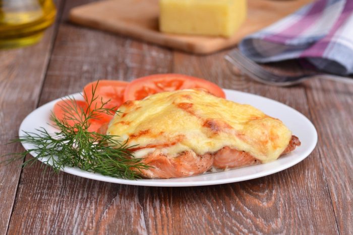 горбуша под сырной корочкой