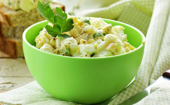 Салат Оливье без лука и горошка – необычный рецепт любимого блюда