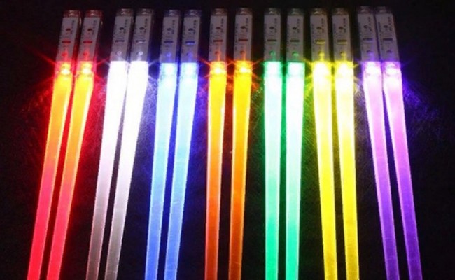 Светящиеся палочки для суши и роллов от Voraca