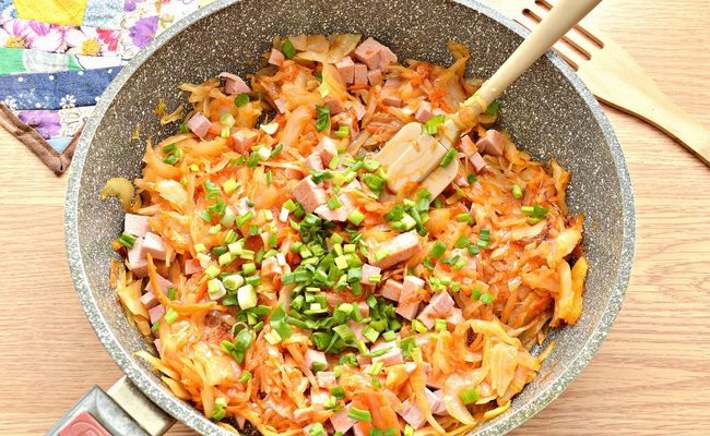 Тушёная капуста с картошкой и колбасой – пошаговый рецепт с фото