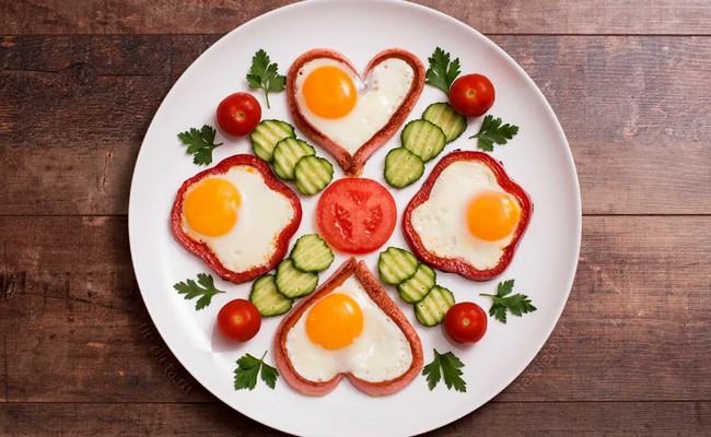 сосиска сердечком с овощами