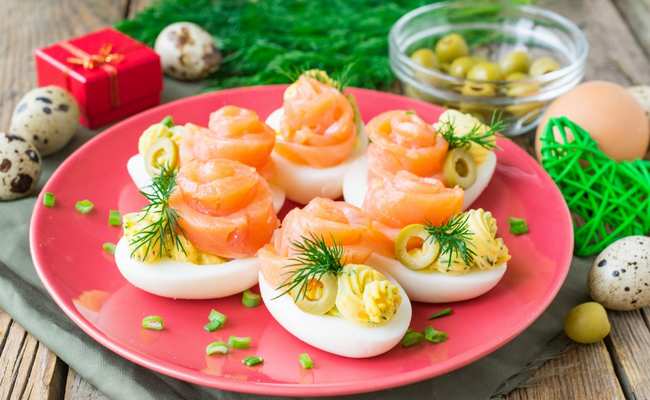 Вкусные фаршированные яйца на любой праздничный стол фаршированные яйца простой рецепт