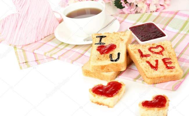 Влюблённые тосты на завтрак 14 февраля для любимого или любимой
