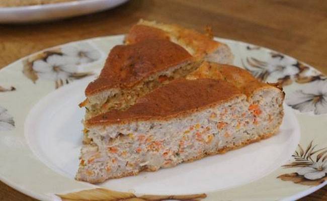 Шарлотка с капустой и фаршем