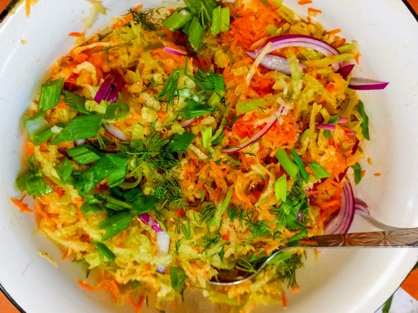 Азиатский салат из маргеланской редьки Азиатский салат из маргеланской редьки, заправленный хлопковым маслом