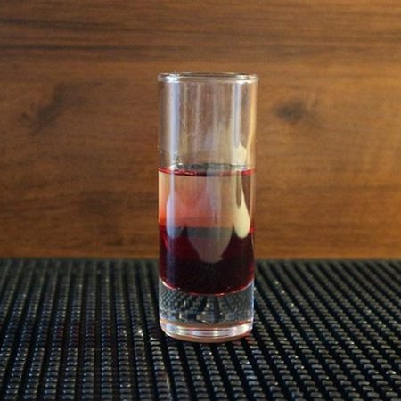 Коктейль из гренадина и водки «Боярский»